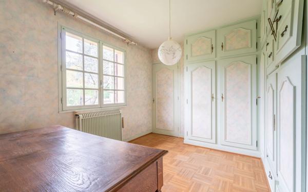 Maison à vendre    5 pièces • 143 m2 Saint-Genis-Laval