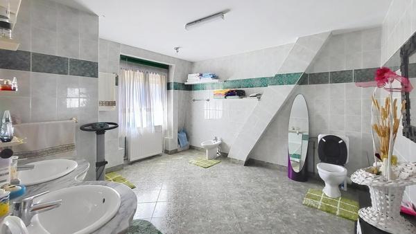 2 maisons indépendantes - 303m²