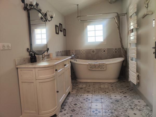 Rognes, Villa de qualité avec piscine et grand terrain