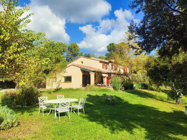 Rognes, Villa de qualité avec piscine et grand terrain