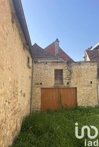 Maison de village 2 pièces de 68 m² à Épineuil (89700)