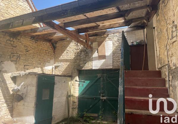 Maison de village 2 pièces de 68 m² à Épineuil (89700)