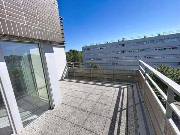 APPARTEMENT T4  -  76 M²  A  ATHIS-MONS - DPE C