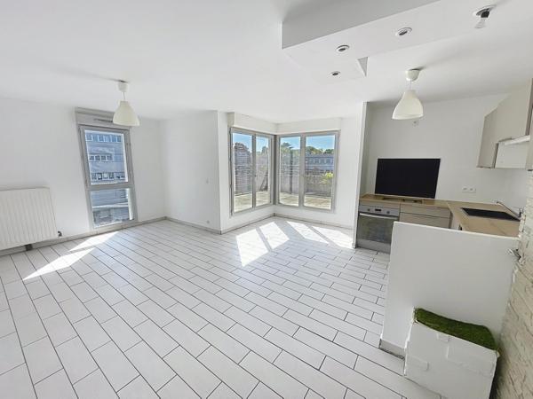 APPARTEMENT T4  -  76 M²  A  ATHIS-MONS - DPE C