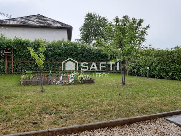 Maison mitoyenne avec jardin