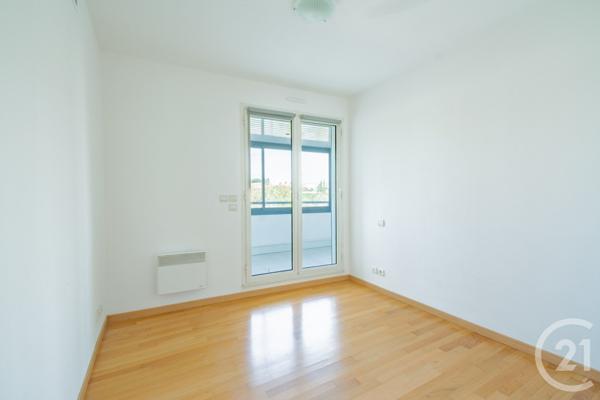 Appartement F3 à vendre  3 pièces - 99,09 m2 ST LAURENT DU VAR - 06