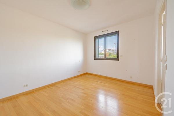 Appartement F3 à vendre  3 pièces - 99,09 m2 ST LAURENT DU VAR - 06