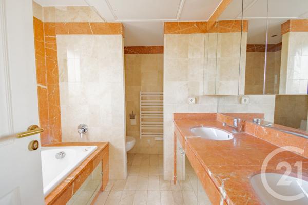 Appartement F3 à vendre  3 pièces - 99,09 m2 ST LAURENT DU VAR - 06