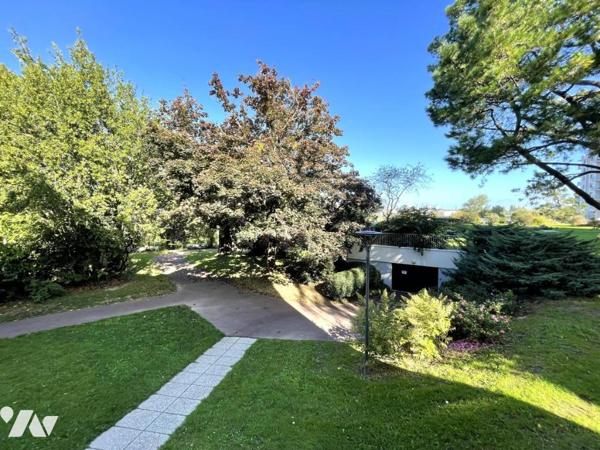 A VENDRE SAINT-SEBASTIEN-SUR-LOIRE - Appartement T4 d'env 99.07 m² avec cave et parking en sous-sol.