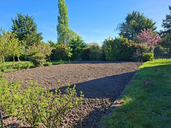 Maison de campagne dans hameau tranquille