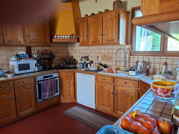 Maison de campagne dans hameau tranquille