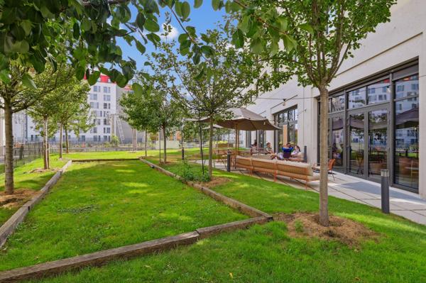 Bureaux neufs à louer Paris 19 immeuble labellisé au pied du RER E