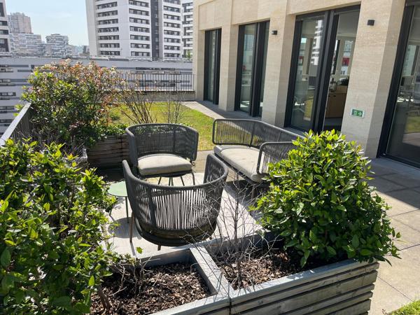 Bureaux neufs à louer Paris 19 immeuble labellisé au pied du RER E