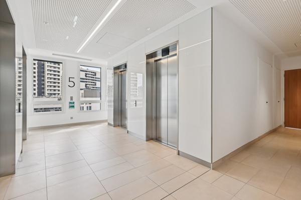 Bureaux neufs à louer Paris 19 immeuble labellisé au pied du RER E