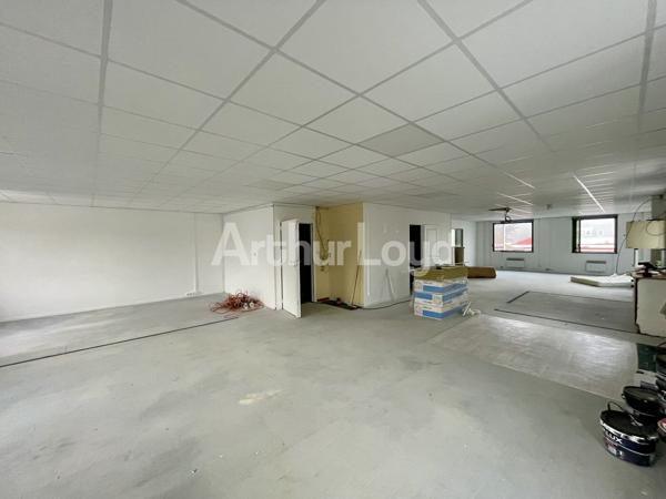 Bureaux rénovés à louer à Wasquehal – Surface divisible avec parkings et excellente accessibilité