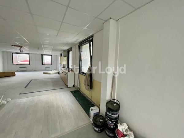 Bureaux rénovés à louer à Wasquehal – Surface divisible avec parkings et excellente accessibilité