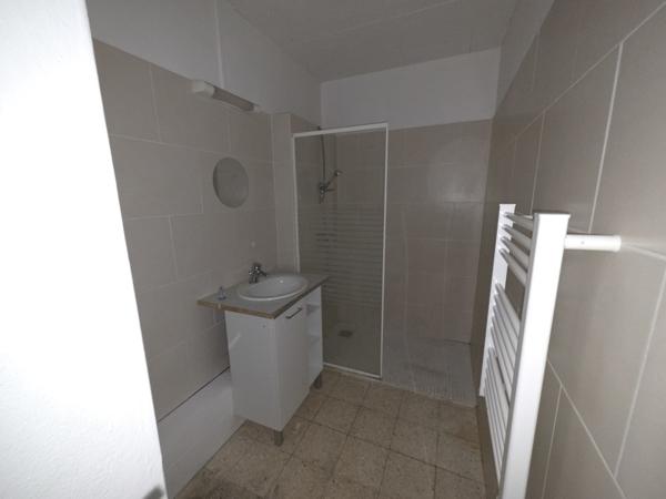 Maison à vendre 93 400 € Saint-Seurin-sur-l'Isle 2 p 44 m² DPE E
