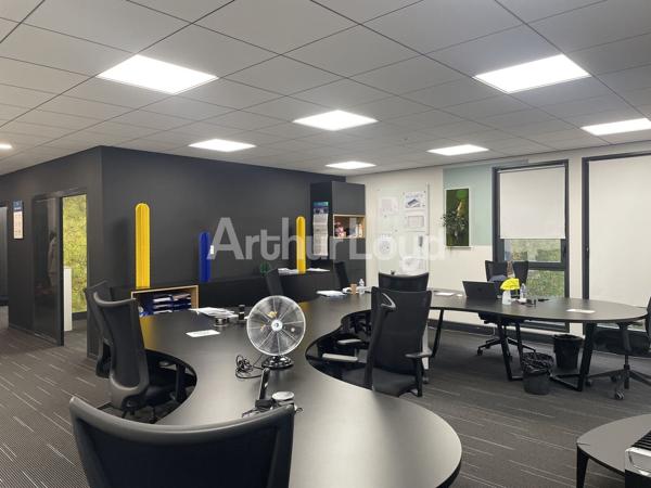 Bureaux à louer à Vendin-le-Vieil open space lumineux et accès autoroute