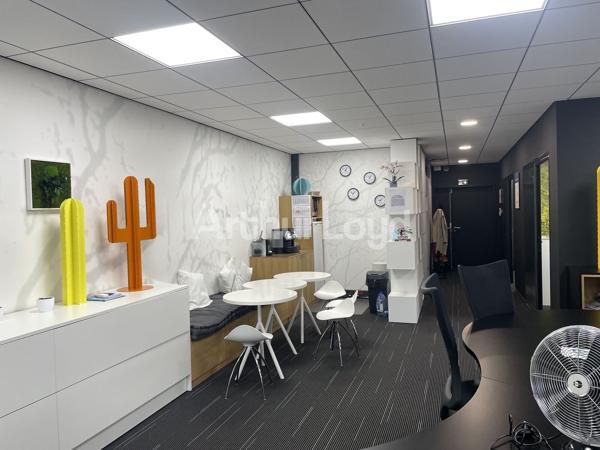 Bureaux à louer à Vendin-le-Vieil open space lumineux et accès autoroute