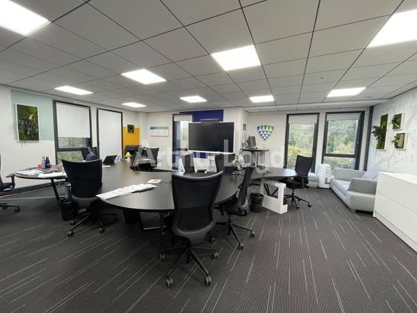 Bureaux à louer à Vendin-le-Vieil open space lumineux et accès autoroute