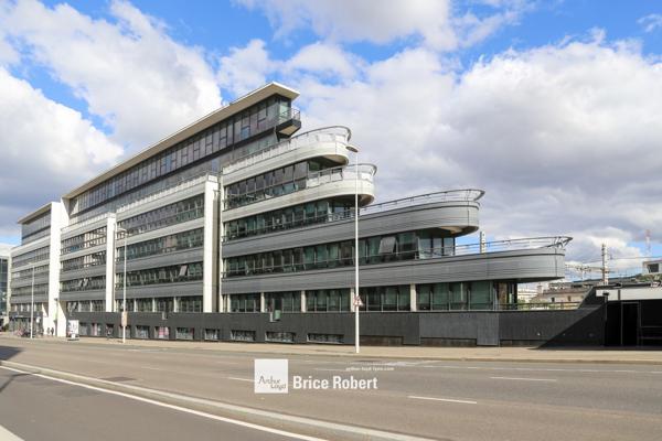 Bureaux à louer à Lyon rénovés avec services en plein quartier Part Dieu