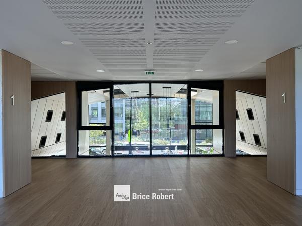 Bureaux à louer à Lyon rénovés avec services en plein quartier Part Dieu