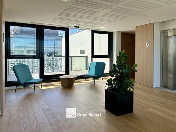 Bureaux à louer à Lyon rénovés avec services en plein quartier Part Dieu