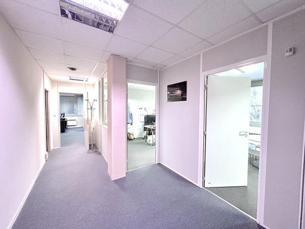 Bureaux à louer à Bruges 195 m² avec 8 places de parking incluses