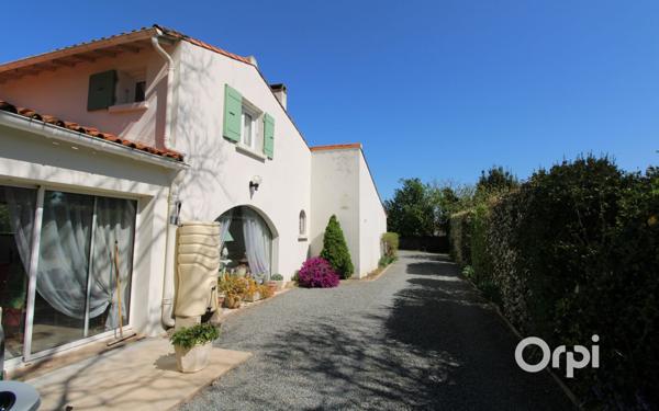 Maison à vendre    5 pièces •  L'Éguille