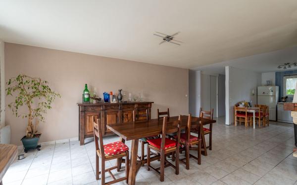 Maison à vendre    6 pièces •  Parentis-en-Born