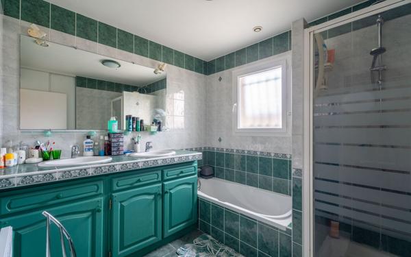 Maison à vendre    6 pièces •  Parentis-en-Born