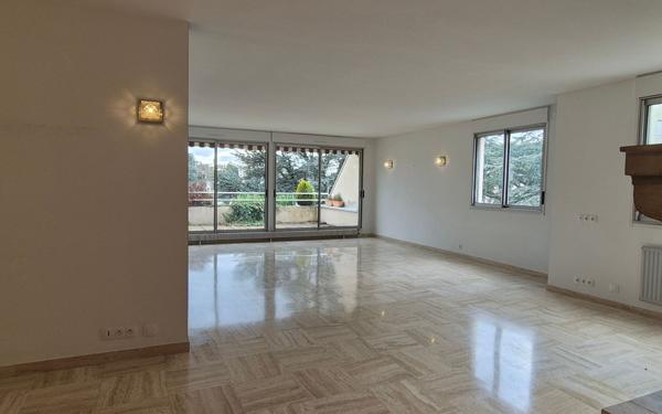 Appartement à vendre    6 pièces • 160,34 m2 Saint-Étienne