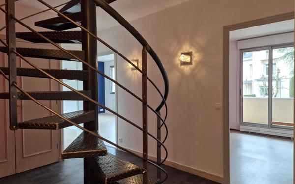 Appartement à vendre    6 pièces • 160,34 m2 Saint-Étienne