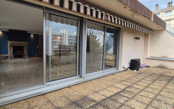 Appartement à vendre    6 pièces • 160,34 m2 Saint-Étienne