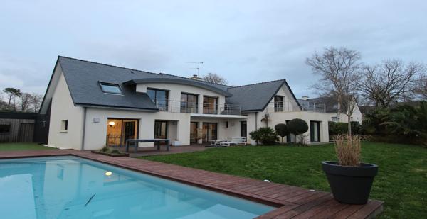 UNE SENSATIONNELLE CONTEMPORAINE D'ARCHITECTE, ENTRE QUIMPER & FOUESNANT. - L'agence Immobilier & Associés
