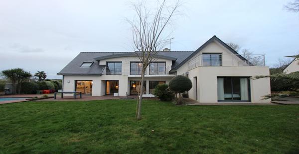 UNE SENSATIONNELLE CONTEMPORAINE D'ARCHITECTE, ENTRE QUIMPER & FOUESNANT. - L'agence Immobilier & Associés