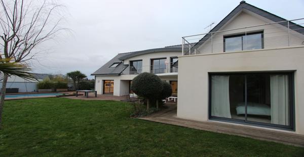 UNE SENSATIONNELLE CONTEMPORAINE D'ARCHITECTE, ENTRE QUIMPER & FOUESNANT. - L'agence Immobilier & Associés