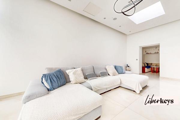 Maison atypique entièrement rénovée – 139,62 m² – DPE A – Jardin & garage de 40 m²