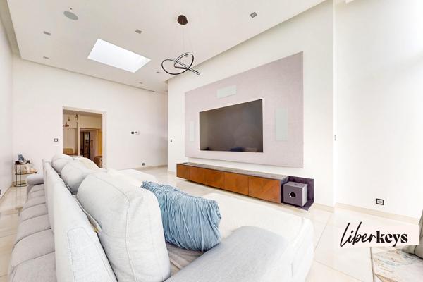 Maison atypique entièrement rénovée – 139,62 m² – DPE A – Jardin & garage de 40 m²