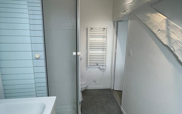 Appartement à louer    1 pièce • 16 m2 Étampes