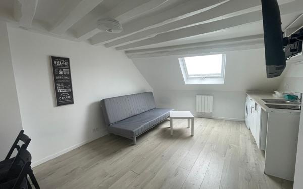 Appartement à louer    1 pièce • 16 m2 Étampes