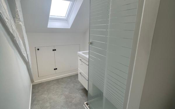 Appartement à louer    1 pièce • 16 m2 Étampes