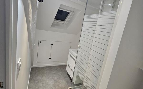 Appartement à louer    1 pièce • 16 m2 Étampes