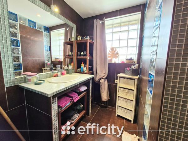 Maison 6 pièces - 242 m²