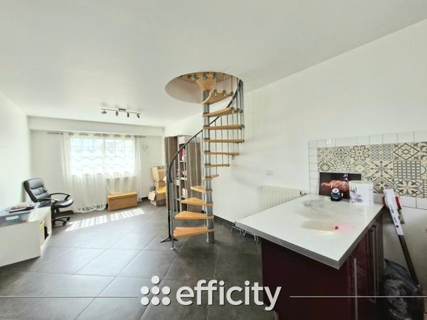 Maison 6 pièces - 242 m²