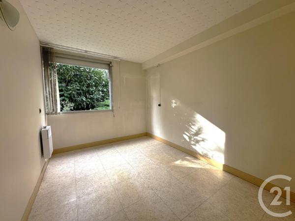 Appartement Local à vendre  6 pièces - 74 m2 PARIS - 75019