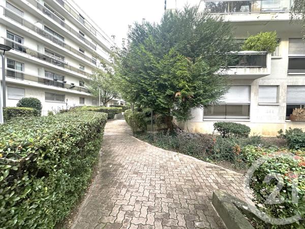 Appartement Local à vendre  6 pièces - 74 m2 PARIS - 75019