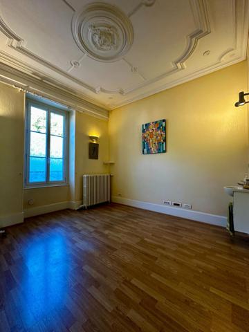 Local commercial de 109 m2 en hyper centre