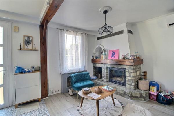 Maison individuelle de 133 m² utiles sur terrain de 451 m² cave buanderie cuisine d'été et appenti