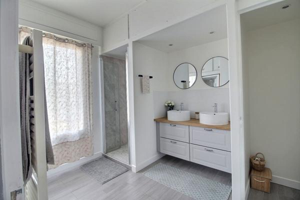 Maison individuelle de 133 m² utiles sur terrain de 451 m² cave buanderie cuisine d'été et appenti